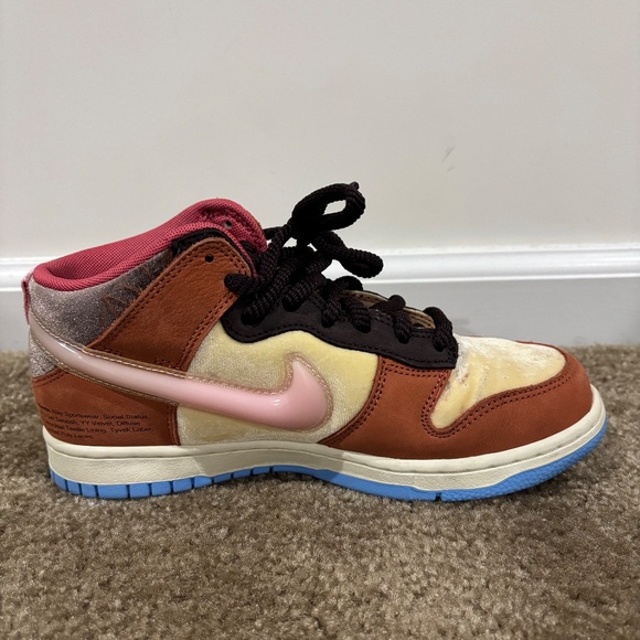 Women’s Nike Dunk Mid x Social Status Chocolate Milk - Picture 4 of 5